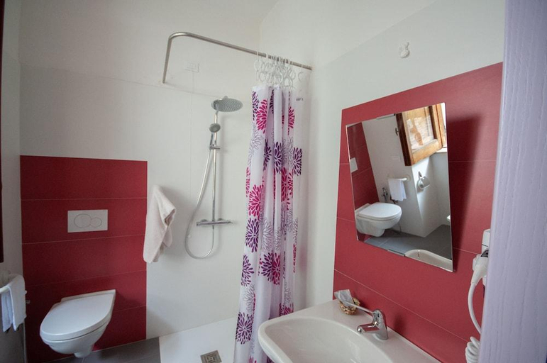 Bathroom 3, Hotel Villa Cecilia, Napoli