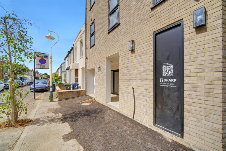 Exterior 4, Balcony Studio in Northfields - Apt 1, London