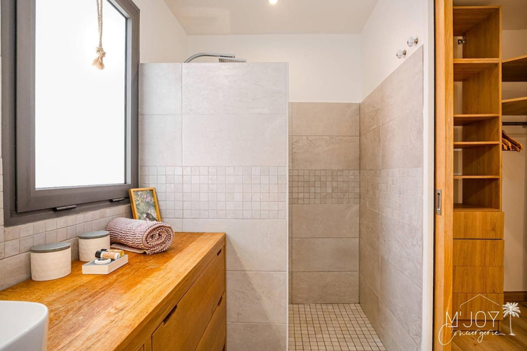 Bathroom 4, Casa Hawa - Heated swimming pool Sea and mountain view, Saint-Pierre