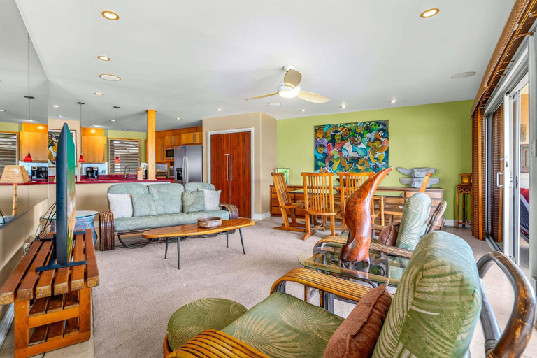 Living area 2, Oceanfront Hale Hui Kai 313 Large Lanai, AC, Incredible Views on Keawakapu Beach, Maui