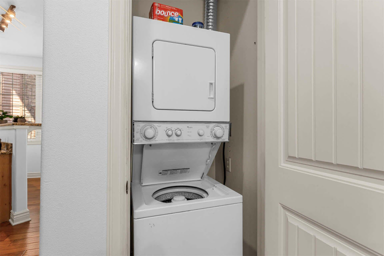 Laundry, Silver Dollar Awesome - 2bdr, Stone