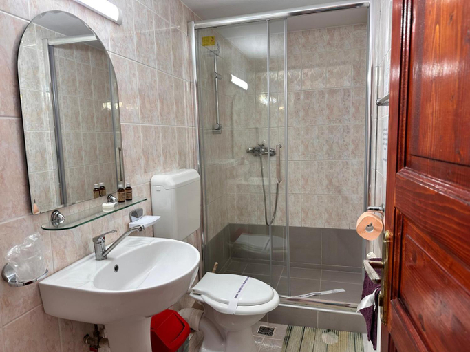 Bathroom, Raza Soarelui, Moieciu De Jos