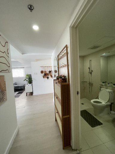 Bathroom, Studio with Balcony | Pool View & City Lights, San Fernando City