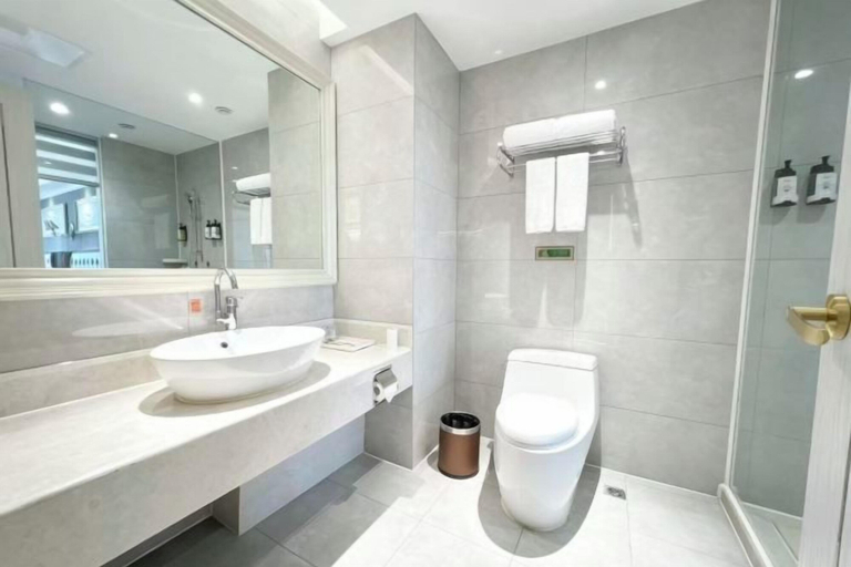 Bathroom 4, Vienna Hotel, Ziyang