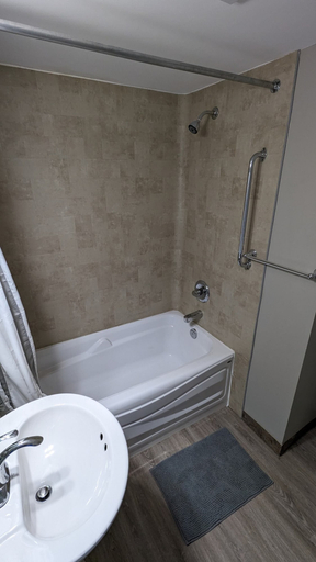 Bathroom 4, Riverside Motel & Suites, Division No. 1