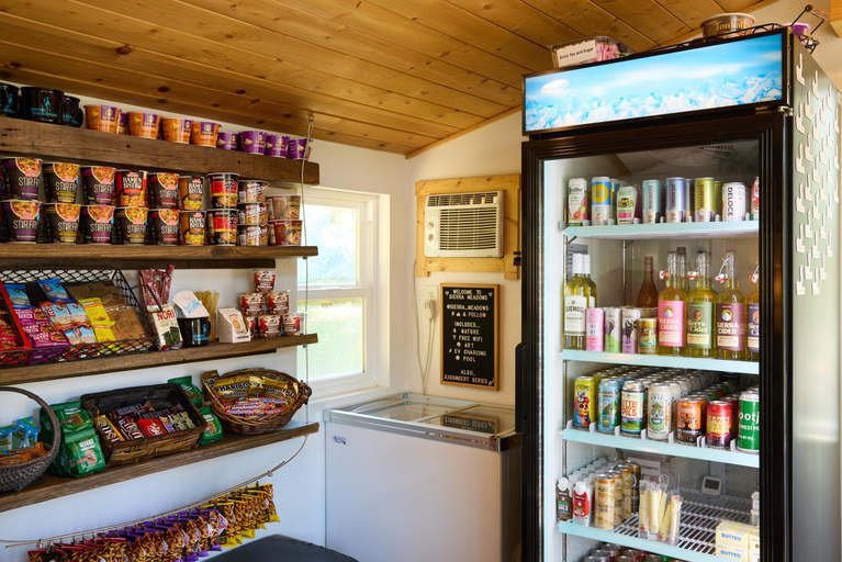Food & Drinks 4, Sierra Meadows, Madera