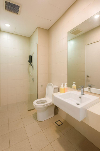 Bathroom, Super Cozy Family & Kid-Friendly 2 Bedrooms - Free WiFi & Parking I-City Shah Alam, Shah Alam