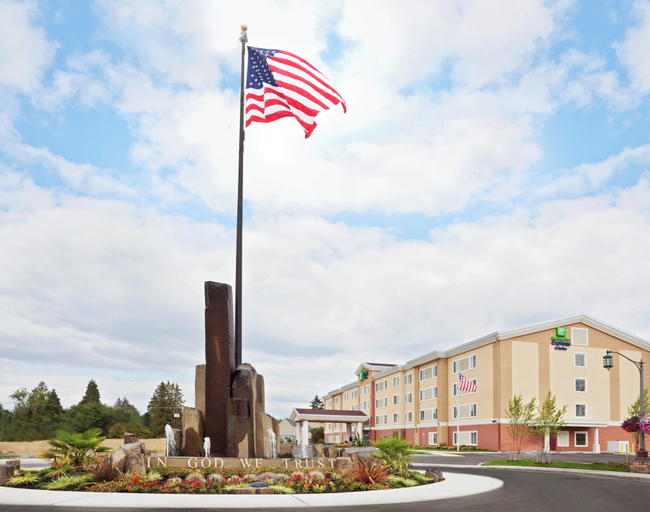 Exterior & Views 2, Holiday Inn Express & Suites CHEHALIS-CENTRALIA by IHG, Lewis
