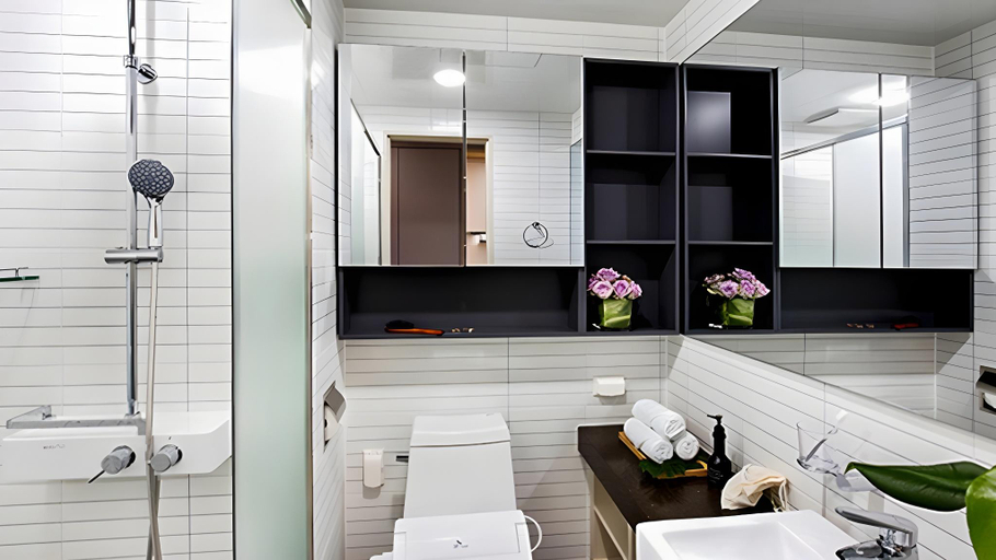 Bathroom 5, Yeosu First City Hotel, Yeosu