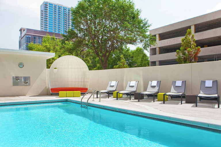 Sport & Beauty, Aloft by Marriott Atlanta Downtown, Atlanta