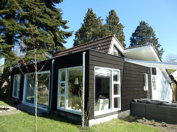 Exterior 5, Family Villa With Jacuzzi & Large Garden, Hardenberg