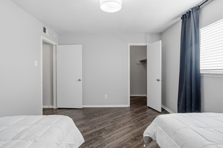 Room 5, Chic 2BR Oasis in Houston, Houston