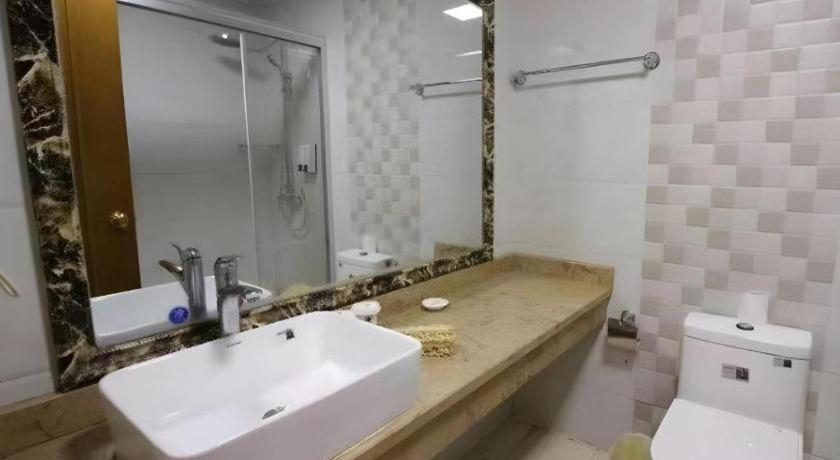 Bathroom 4, GreenTree Inn Changshu Longying Plaza, Suzhou