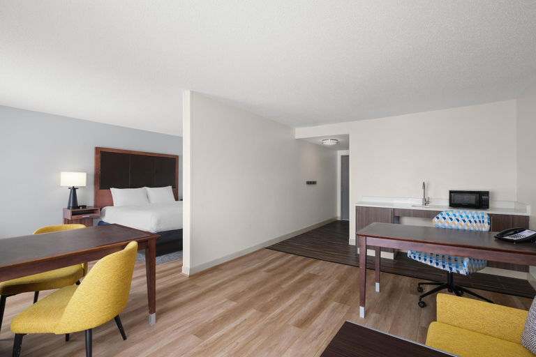 Bedroom 3, Hampton Inn Havelock, Craven