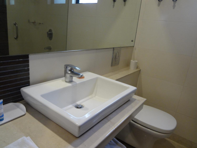 Bathroom 4, Hotel Legend Inn @ Nagpur, Nagpur