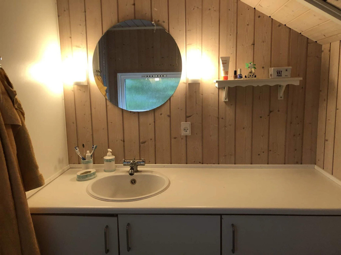 Bathroom 4, 4 Star Holiday Home in Vejby, Gribskov