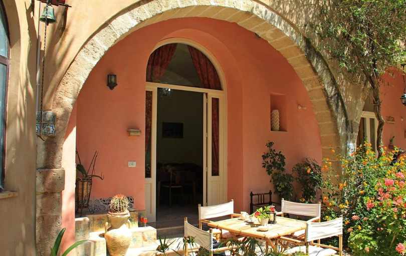 Food & Drinks 5, Antica Corte delle Ninfee, Historical Private Villa, Trapani