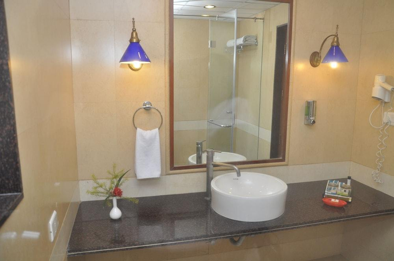 Bathroom 5, Club Mahindra Kumbhalgarh, Rajsamand
