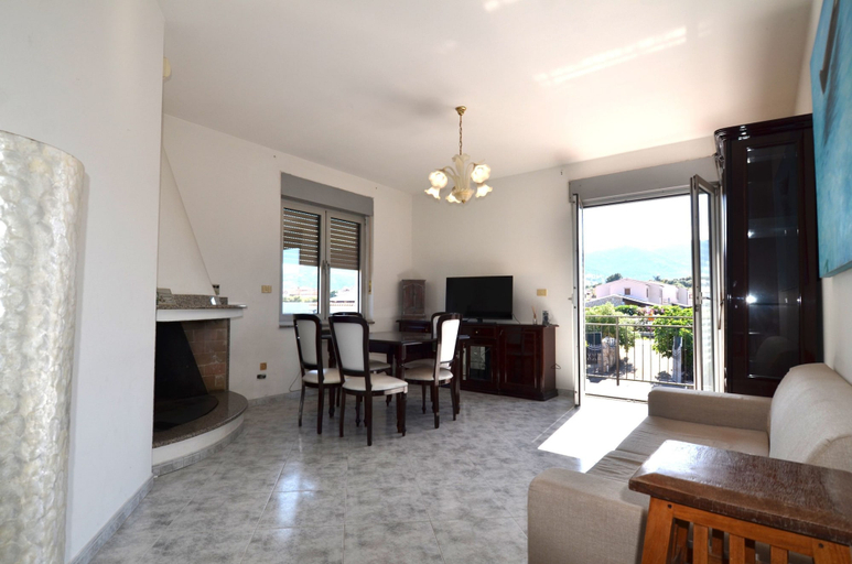 Room 5, Fst-jav01p1 in San Teodoro, Nuoro