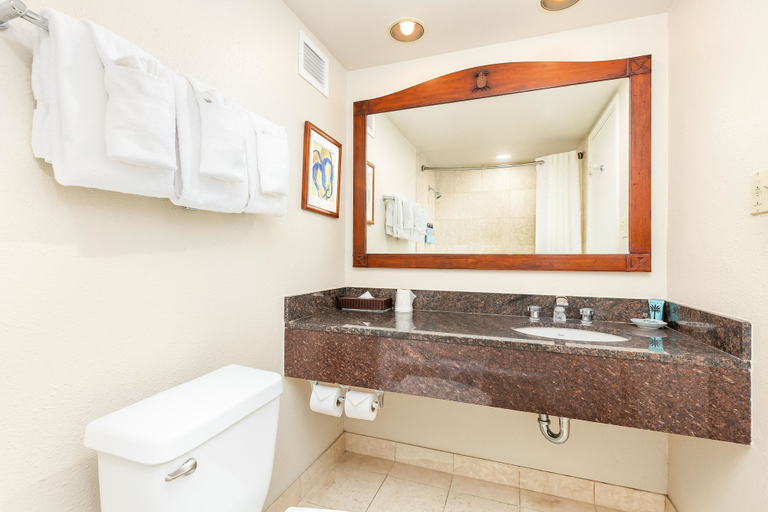 Bathroom 5, Luana Waikiki Hotel & Suites, Honolulu