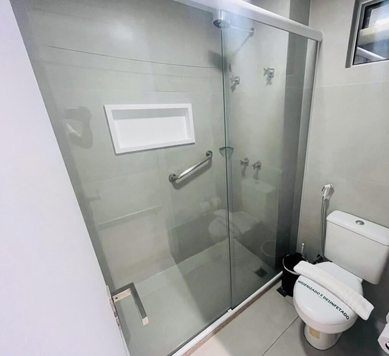 Bathroom, LM Quality Suites, João Pessoa