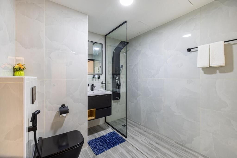 Bathroom 3, Sadaf 4, Dubai