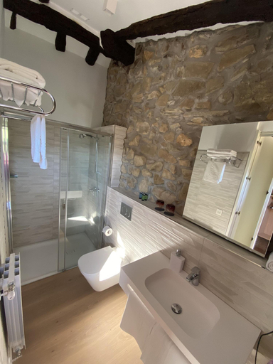 Bathroom 4, Martiamuno Landetxea, Guipúzcoa