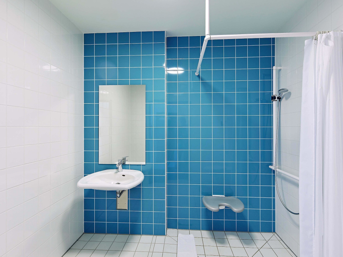 Bathroom 5, B&B HOTEL Münster Hafen, Münster
