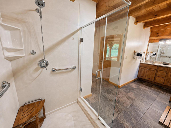 Bathroom 3, Dogwood Acre, Sevier