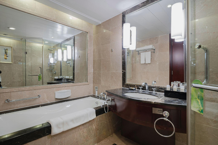 Bathroom 3, Wuhan Hongguang Hotel, Wuhan