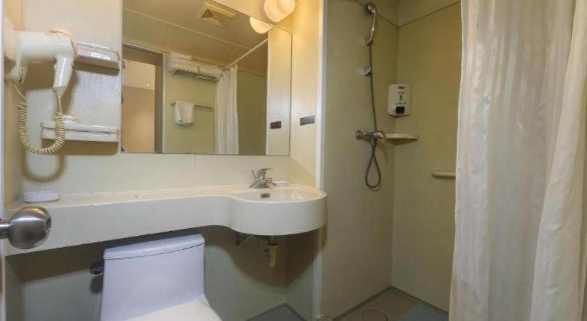 Bathroom 3, Jinjiang Inn Chuzhou Langya Mountain Scenic Spot Langya Avenue, Chuzhou