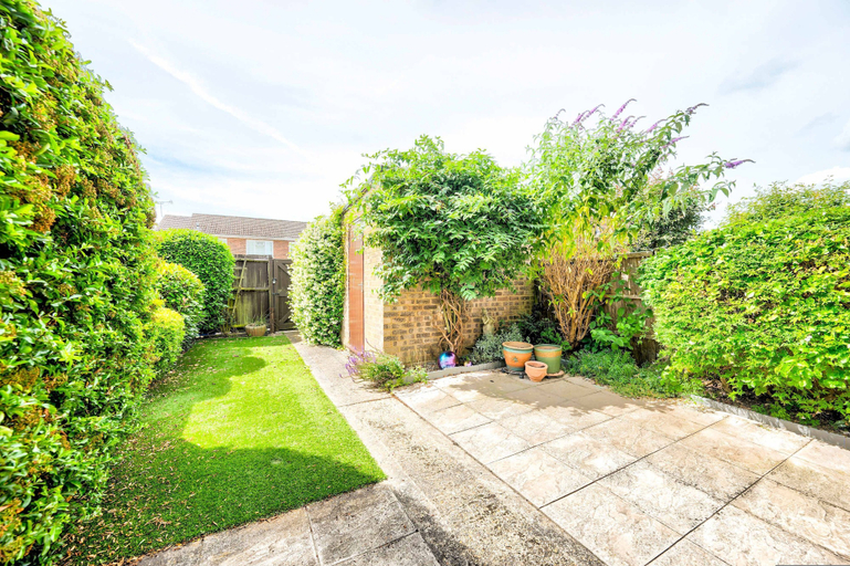 Room 4, Spacious 3bed Home in Maidenhead Sleeps 6, Windsor and Maidenhead