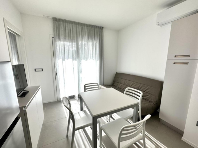 4, Pool apartment 400m from beach, Venezia