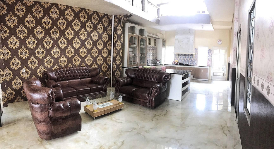Others 4, Villa Bontes (per room), Malang
