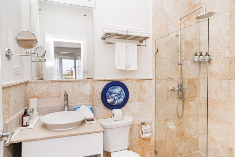 Bathroom 5, Blue Beach Luxury All Inclusive Resort, Salvaleon de Higuey