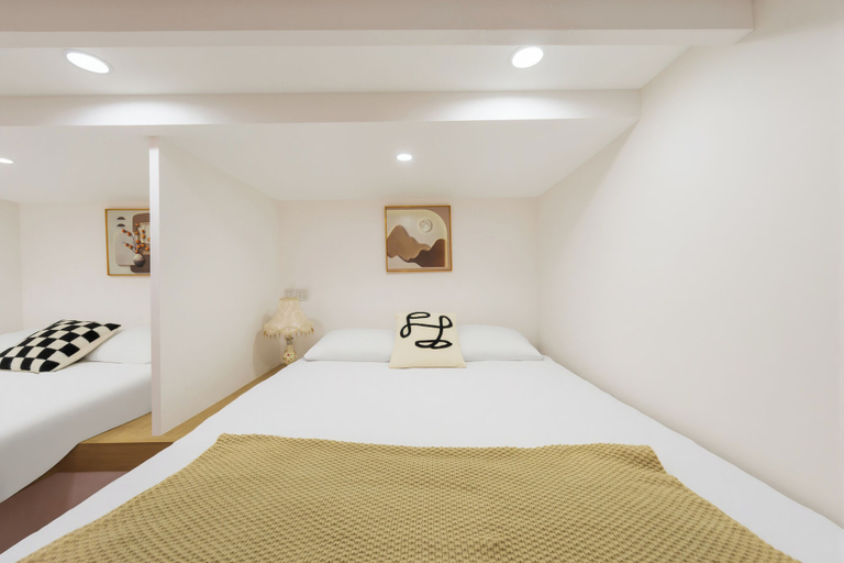 Room 5, Tonight Homestay West Nanjing Road Shanghai Maoming Building, Shanghai
