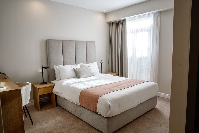 Room 4, Hotel M, Pojezerje