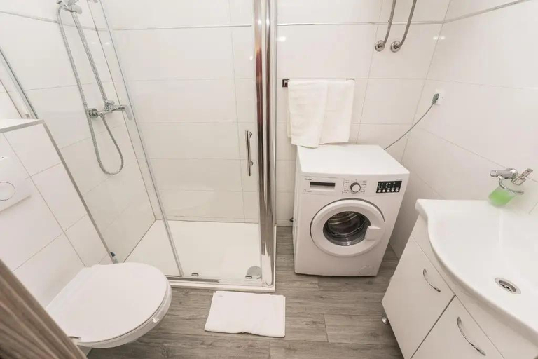 Bathroom 3, Apartments Maza, Zadar