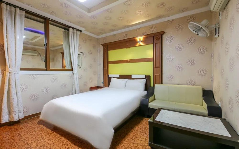 Bedroom 2, Gwangju Noblesse Business, Buk