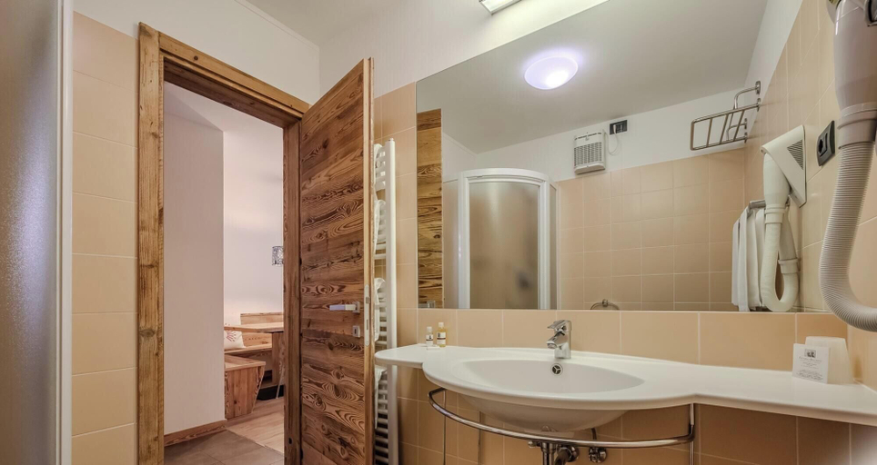 Bathroom 2, Hotiday Apartment Collection - San Martino, Trento