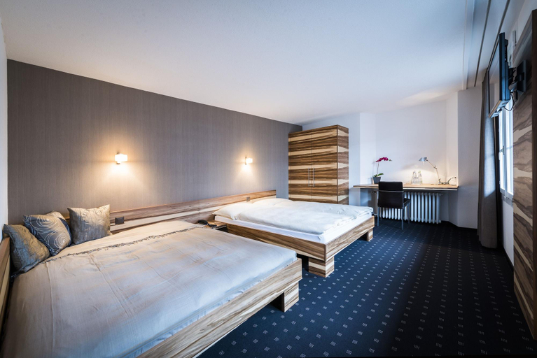 Bedroom 2, Gasthof zur Sonne, Meilen