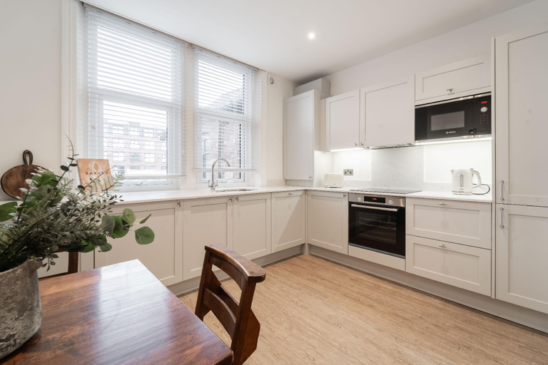 Others 5, Luxury Two-Bed Hoylake Apartment, Wirral