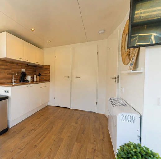 Private kitchen 2, Houseboat With Rooftop Terrace, Goes