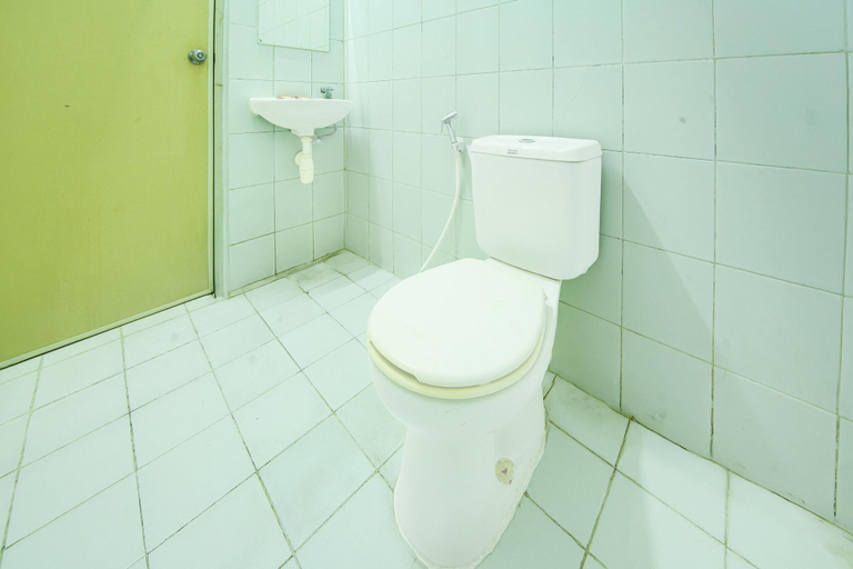 Bathroom, Luxury Twin Stay With Free Wifi and Parking, Makassar