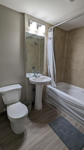 Bathroom 3, Riverside Motel & Suites, Division No. 1
