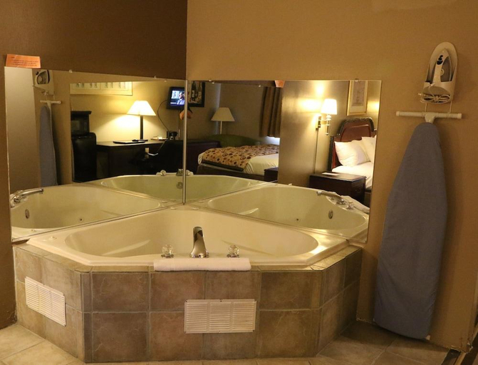 Bathroom, American Elite Inn, Perry