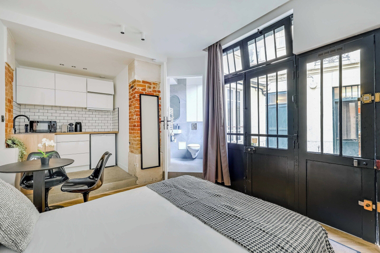 Room 3, Charming Studio 2P - Canal Saint Martin, Paris
