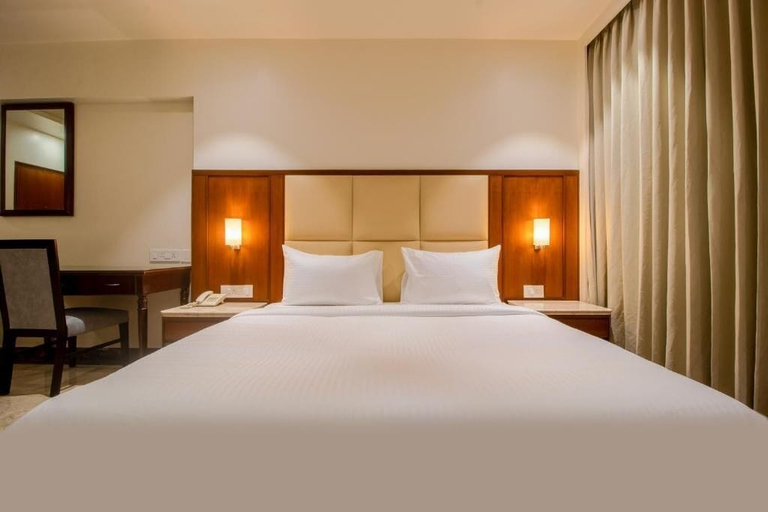 Room 3, Saltstayz Premier - Bengaluru Hebbal Airport Road, Bangalore