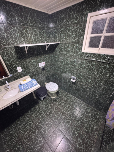 Bathroom 2, Hostel amazonia, Armação dos Búzios