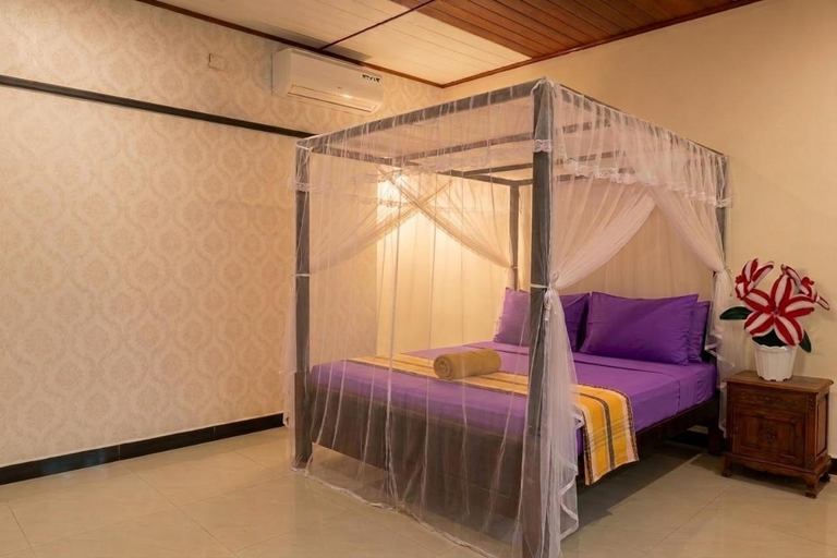 Bedroom 2, Kurumba Lodge, Nochchiyagama
